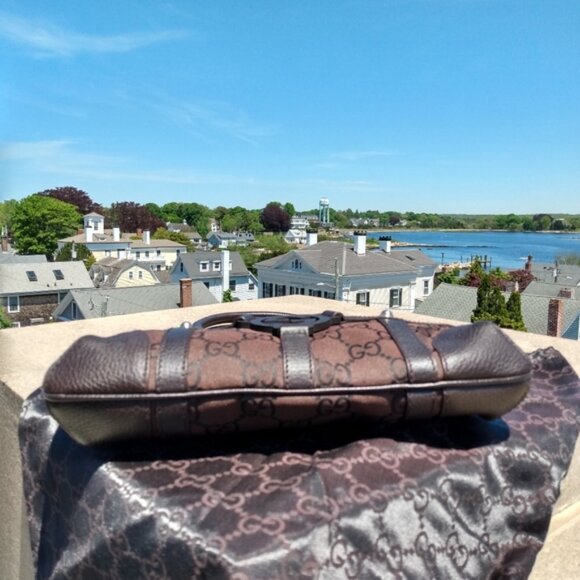 Gucci Interlocking GG Monogram Royal Reins Bag - Picture 11 of 16